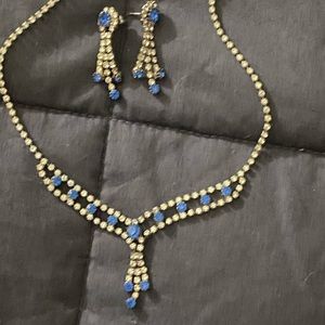Gorgeous vintage blue & silver rhinestone necklace with Matching post earrings
